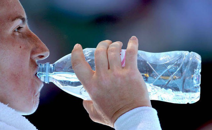 Tạp chí Business Insider: Nước đóng chai chính là cú lừa lớn nhất thế kỷ 21
