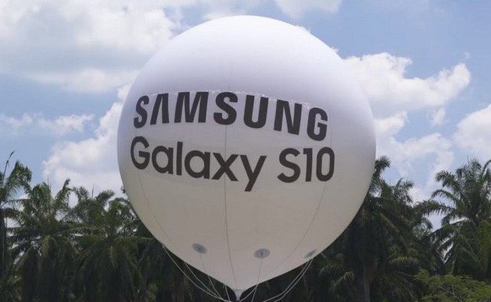 Samsung chơi lớn khi đưa 10 chiếc Galaxy S10 lên độ cao tới 24km so với mặt đất và thả rơi xuống đất