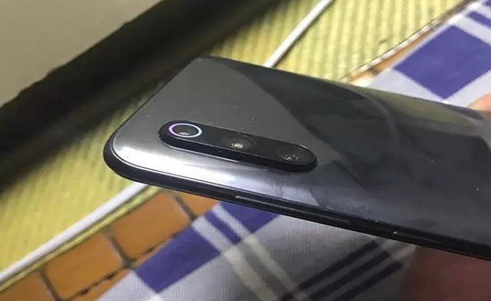 Hi hữu: Xiaomi giao Mi 9 bị lỗi không có đèn flash cho người dùng