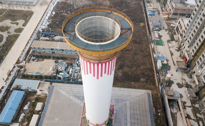 Tháp cao 100 mét này là cách Trung Quốc giải quyết được ô nhiễm không khí: giá 2 triệu đô/cái, tạo 10 triệu mét khối không khí sạch mỗi ngày