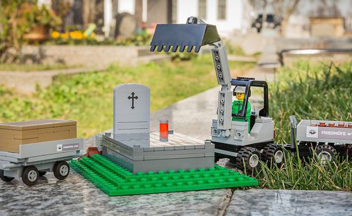 Một nghĩa trang ở Áo tung ra bộ xếp hình LEGO chủ đề... đám tang, bạn có dám mua cho con mình chơi?