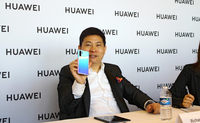 CEO Huawei: "Apple không cạnh tranh nổi phần cứng với chúng tôi nên mới phải chuyển sang dịch vụ"