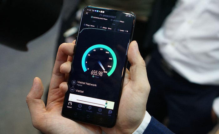 Viettel sử dụng smartphone OPPO Reno thử nghiệm kết nối mạng 5G đầu tiên tại Việt Nam, tốc độ tải dữ liệu đạt 654 Mb/s