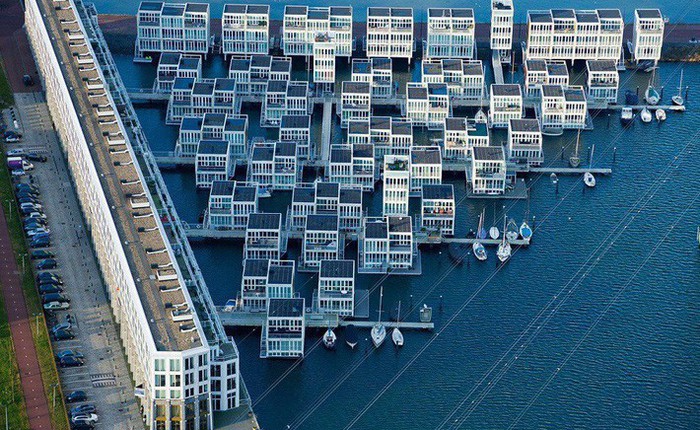Chiêm ngưỡng cả trăm ngôi nhà được xây nổi trên mặt nước: Quần thể kiến trúc đáng tự hào của Amsterdam