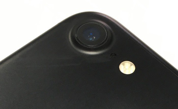 Bản chất của thành phần sapphire trên ống kính smartphone là gì?