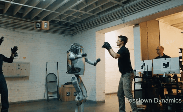 Video đáng sợ về viễn cảnh robot bị hành hạ dẫn đến nổi loạn, quay ra thống trị loài người