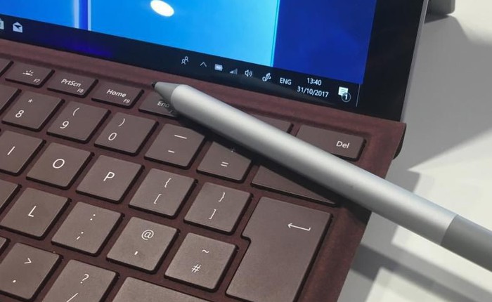 Microsoft Surface Pro mới liệu sẽ có một màn hình phụ thứ hai hay không?