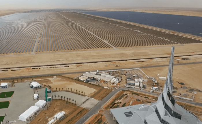 Giữa sa mạc Dubai, người ta sắp sửa hoàn thiện công viên năng lượng Mặt Trời khổng lồ có thể xô đổ mọi thứ kỷ lục