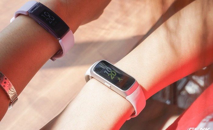 Galaxy Fit vs. Inspire HR: Lựa chọn smartband nào cho tầm giá 2,5 triệu đồng?