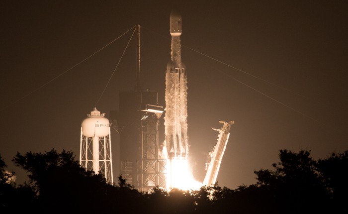 Ba nghiên cứu vừa đi theo tàu Falcon Heavy lên Vũ trụ sẽ thay đổi thế giới: buồm ánh sáng, nhiên liệu tên lửa sạch và đồng hồ nguyên tử