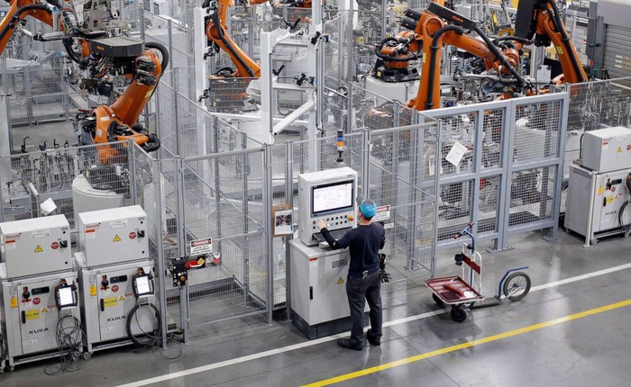 Dự báo đến năm 2030, robot sẽ thay thế 20 triệu lao động trong các nhà máy