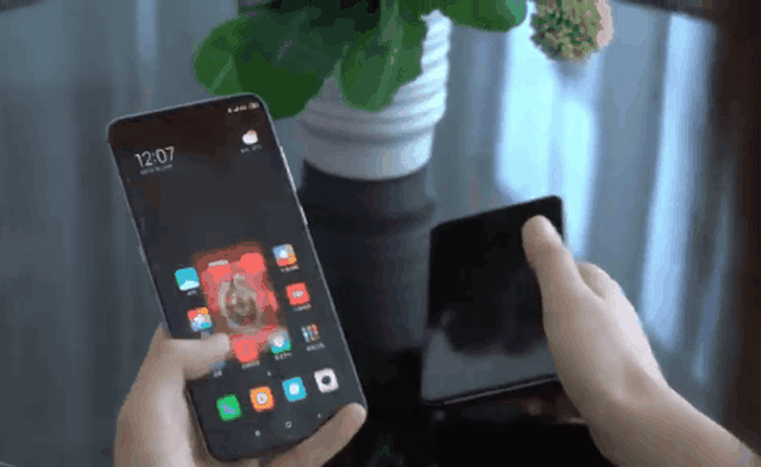 Ngay sau Oppo, Xiaomi cũng hé lộ nguyên mẫu smartphone với camera dưới màn hình