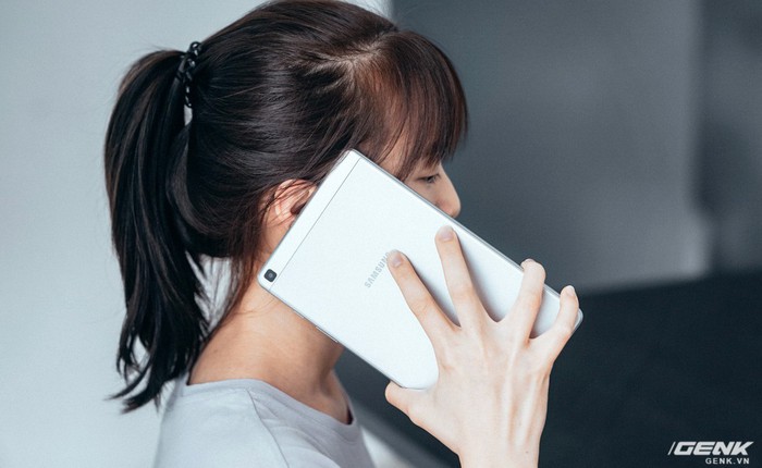 Mở hộp Galaxy Tab A 8.0 mới: Một mình một cõi “điện thoại bảng”, ngoài màn hình lớn ra còn gì hay không?
