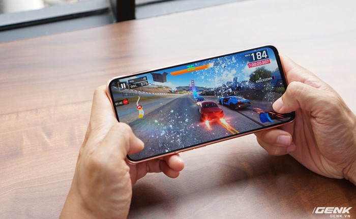 Trải nghiệm game trên Samsung Galaxy A80: màn hình thực sự tràn viền và chip Snapdragon 730G có đáng tiền?
