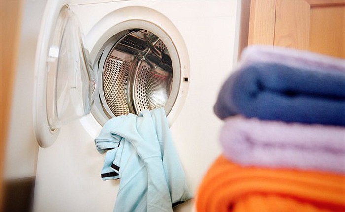 Điều gì sẽ xảy ra nếu bạn mặc ngay quần áo mới mua mà không giặt?