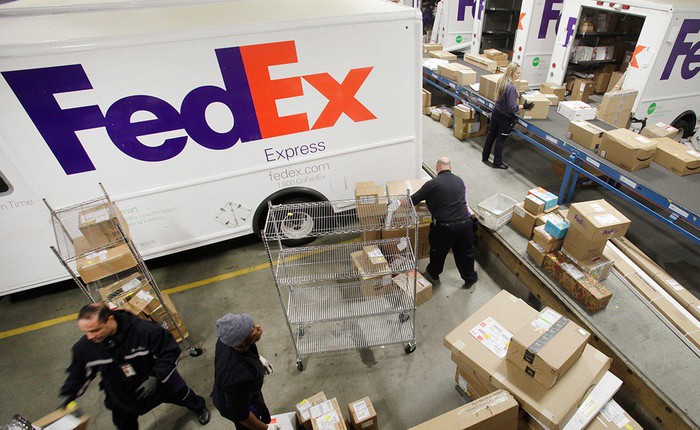 Bị Huawei nghỉ chơi, lợi nhuận ròng của FedEx sụt giảm nghiêm trọng