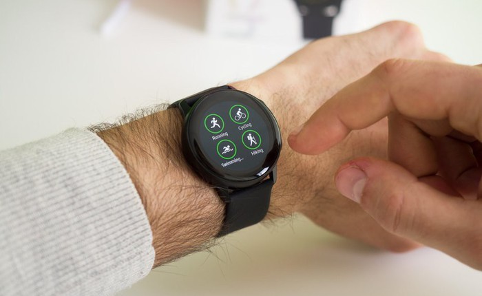 Galaxy Watch Active 2 sẽ được trang bị những tính năng mà Apple Watch Series 4 có từ lâu