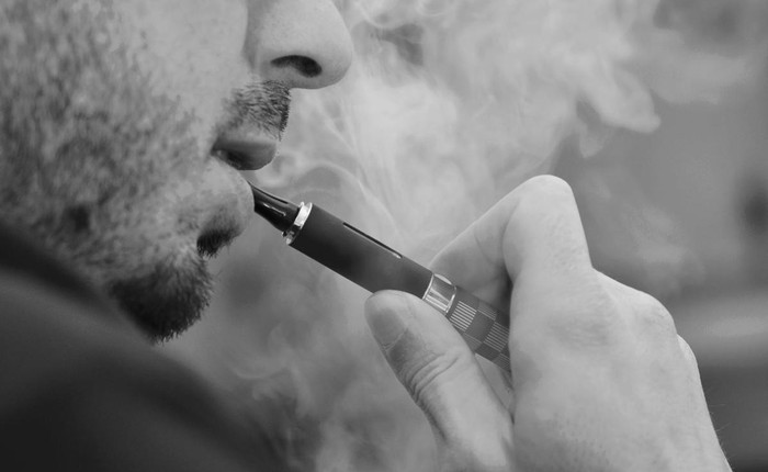 Năm người chết sau khi hút thuốc lá điện tử: Mỹ khuyến cáo người dân ngừng sử dụng loại hình thuốc lá này