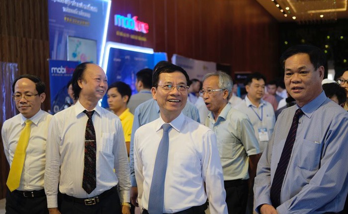 Bộ trưởng Nguyễn Mạnh Hùng: "Miền Trung hãy phát triển ICT dựa vào ý chí kiên cường và sự ham học của người dân"