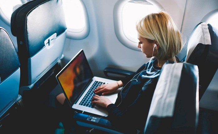 Thêm nhiều hãng hàng không quốc tế cấm MacBook Pro 15 inch lên máy bay