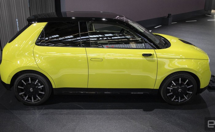 Honda tiết lộ giá bán xe hơi điện siêu dễ thương với cái tên ngắn gọn "E"