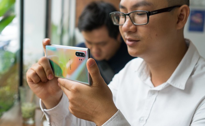Cho iFan cầm thử Galaxy Note10+: thấy chỗ nào hay hơn iPhone, chỗ nào còn chưa được tốt?