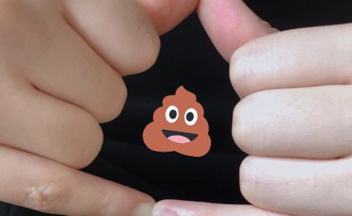 Cư dân mạng Nhật Bản nô nức tạo hình emoji "đống phân" bằng tay để chúc nhau may mắn