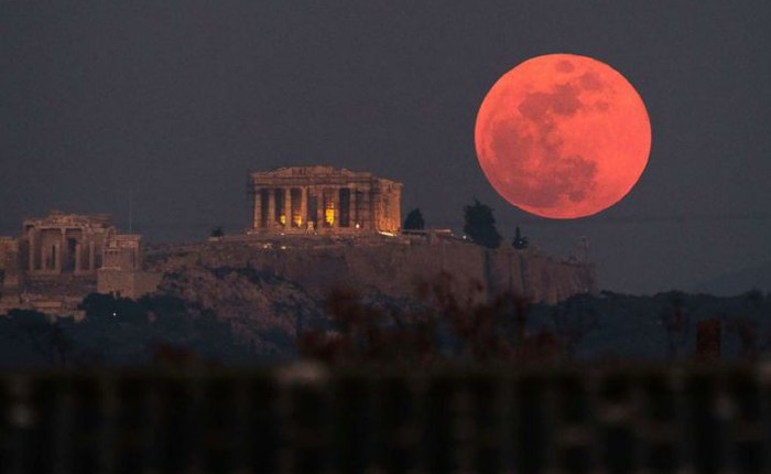 Hiện tượng "siêu trăng máu" đã khiến hàng nghìn binh sĩ Hy Lạp cổ tử trận như thế nào?