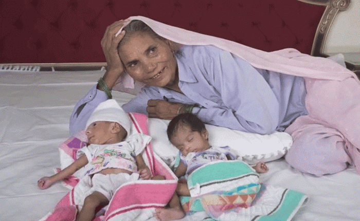Kỷ lục thế giới: Người phụ nữ Ấn Độ sinh đôi hai bé gái ở tuổi 74