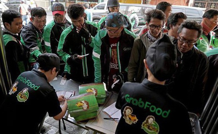 Đại chiến thị trường giao đồ ăn: Grab và Gojek mỗi ngày nhận hàng triệu đơn hàng khắp Đông Nam Á, xử lý tổng giao dịch trị giá hàng tỷ đô mỗi năm