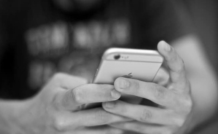 Hội chứng "điện thoại ma" hoành hành giới trẻ: Căn bệnh khó chữa của thời đại công nghệ smartphone