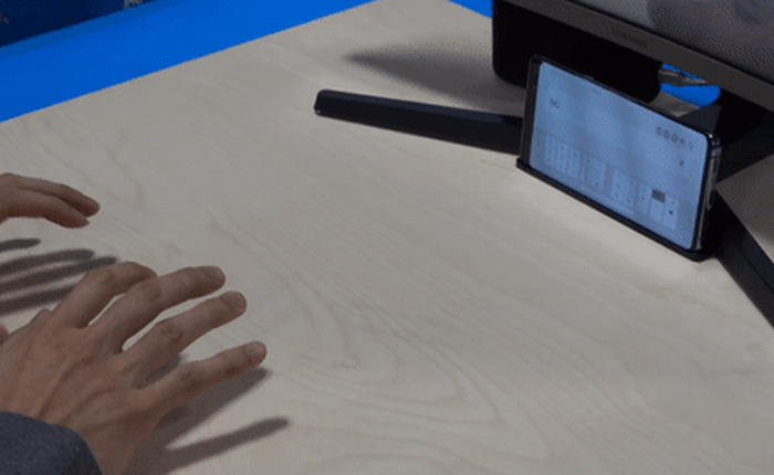 [CES 2020] Cận cảnh bàn phím vô hình Selfie Type của Samsung: Quảng cáo có khác với thực tế?