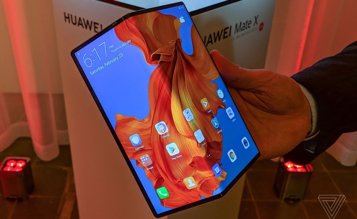 Huawei bán được hơn 100.000 chiếc Mate X trong tháng đầu tiên