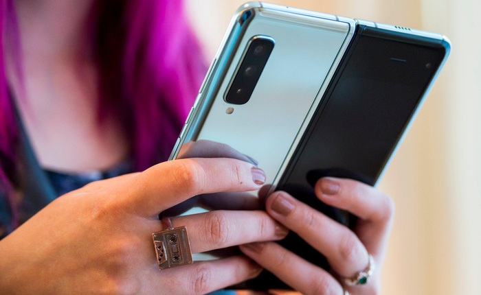 Vậy là Galaxy Fold đã trở thành smartphone màn hình gập tốt nhất năm 2019