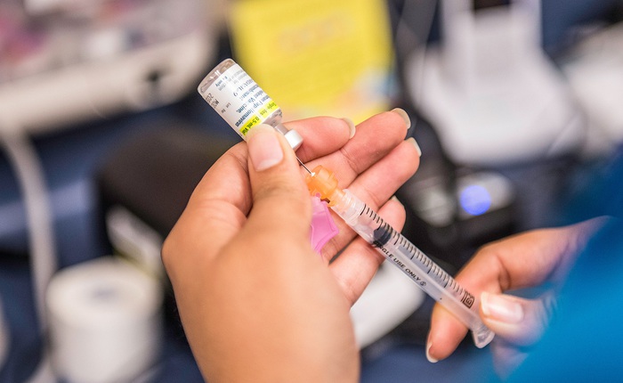 Trung Quốc hợp tác với Mỹ phát triển vắc-xin chống virus corona, có thể thử nghiệm trên người trong 3 tháng tới