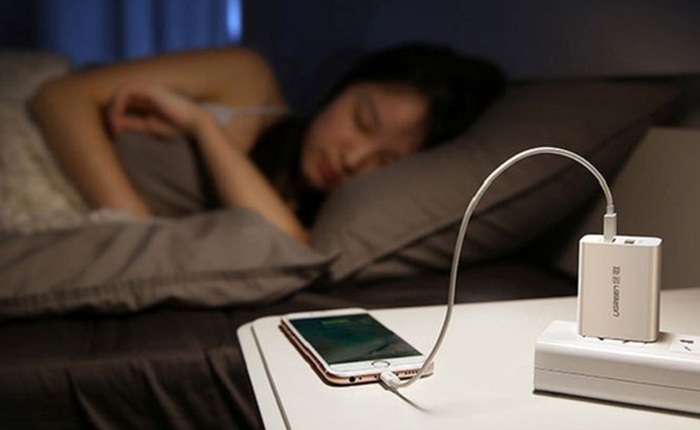 Apple chính thức lên tiếng trả lời câu hỏi: "Có nên sạc pin iPhone qua đêm hay không?"