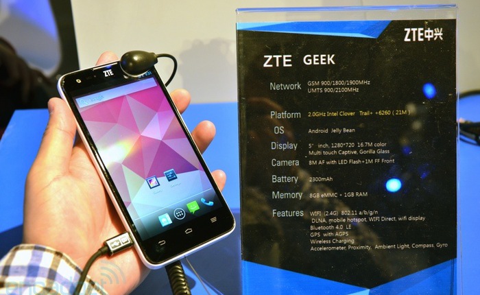 ZTE Geek ra mắt: Chip Intel 2GHz, máy ảnh 8 MP, chạy Jelly Bean