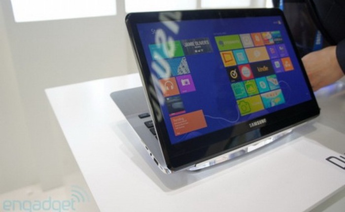 Laptop 2 màn hình của Samsung tại IFA 2012
