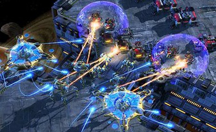 "StarCraft II và WarCraft III đều là những lựa chọn tuyệt vời"