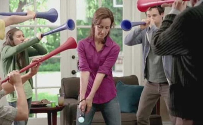 PlayStation Move vs... Vuvuzela