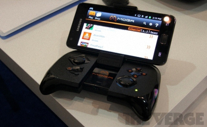[E3 2012] Moga - Tay cầm chơi game tương thích với mọi smartphone