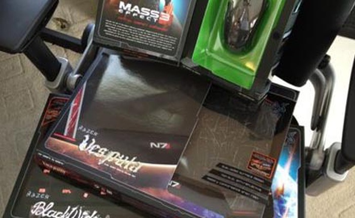 "Đập hộp" Mass Effect 3 - Bộ Gaming Gear ấn tượng của Razer