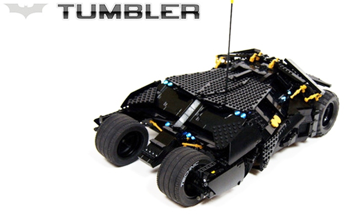 Siêu xe Batman phiên bản Lego trang bị cả súng và hiệu ứng "phun lửa"