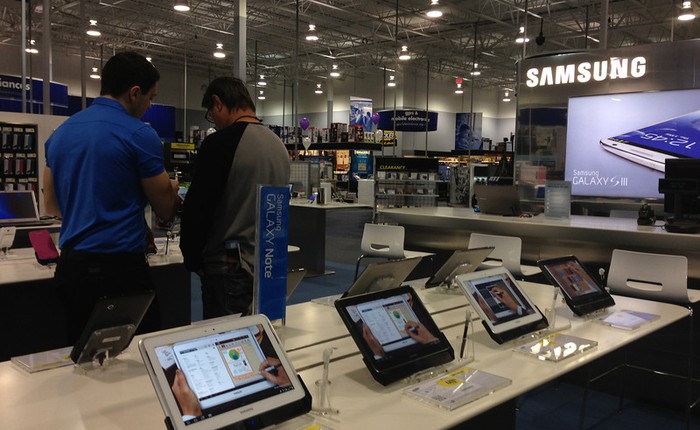 Samsung và chiến lược mở 'cửa hàng trong siêu thị di động'