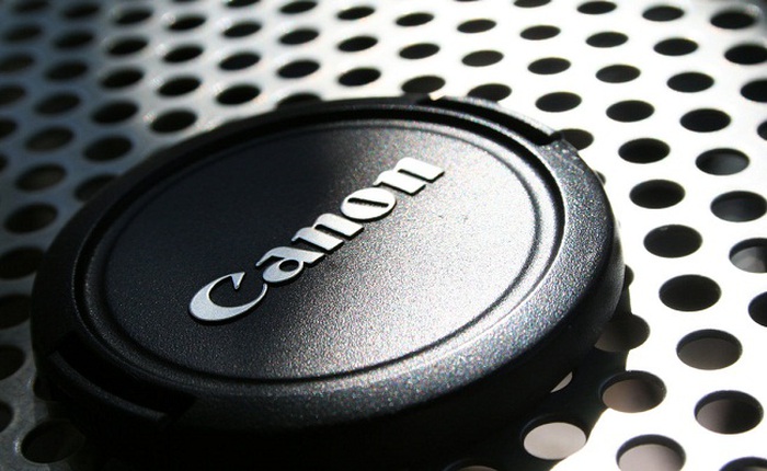 Ống kính DSLR Canon có thể lắp vào chiếc HTC One