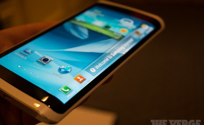 Điện thoại màn hình dẻo của Samsung sẽ chậm ra mắt