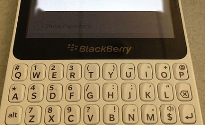 Tiếp tục rò rỉ hình ảnh thiết kế smartphone BlackBerry 10 giá rẻ