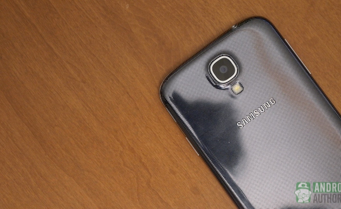 Galaxy S4 sắp có bản màu xanh da trời