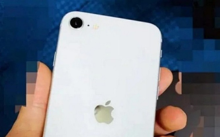 iPhone 14 và iPhone 14 Plus đã xuất hiện với màn hình lớn và thiết kế hiện đại. Tuy nhiên, đừng bỏ qua chiếc iPhone 9 với sự kết hợp hoàn hảo giữa tính năng và giá cả phải chăng. Bạn sẽ không thể khỏi bị choáng ngợp khi xem màn hình ấn tượng của iPhone 9 so với iPhone 14 và iPhone 14 Plus. Xem ngay hình ảnh iPhone 9 để cảm nhận sự tuyệt vời này.