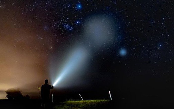 Cập nhật với hơn 105 hình nền đèn pin soi tuyệt vời nhất  Tin học Đông Hòa